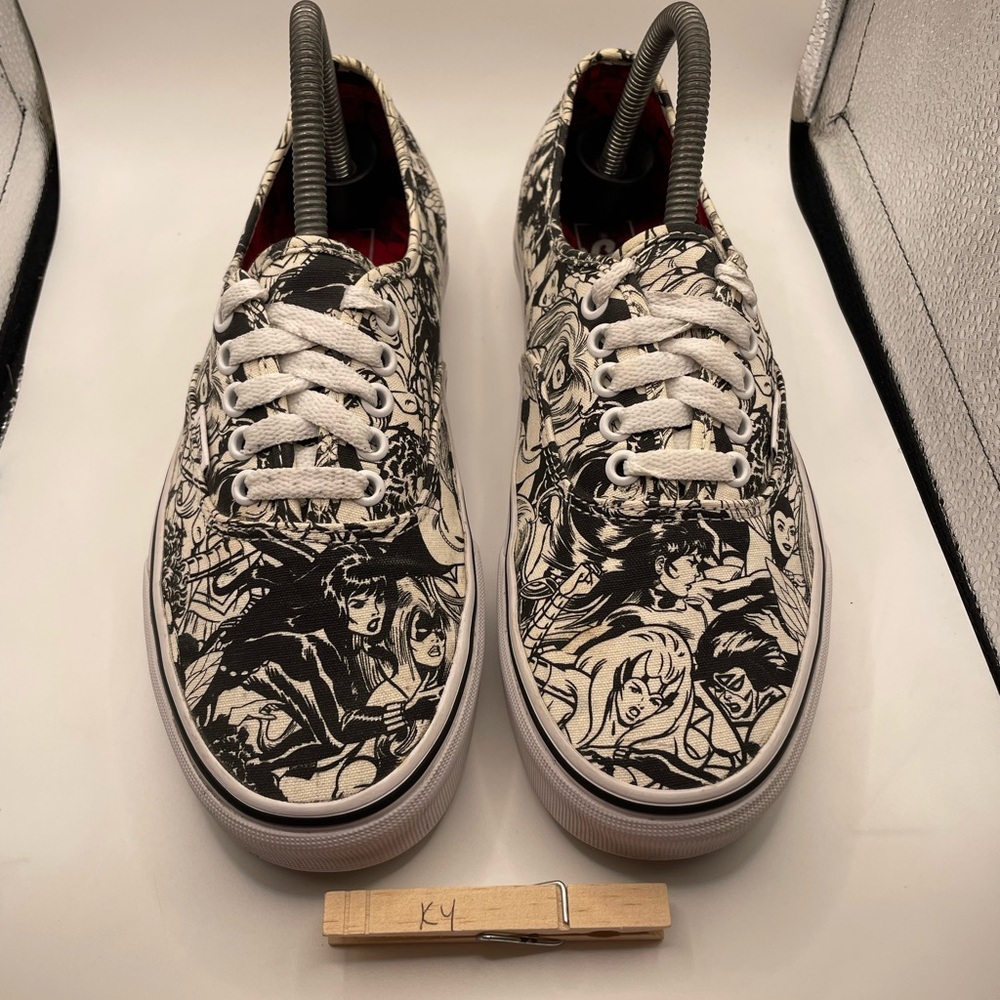 Vans X Marvel Comics era women’s sneakers size 8.5 - Picture 3 of 9